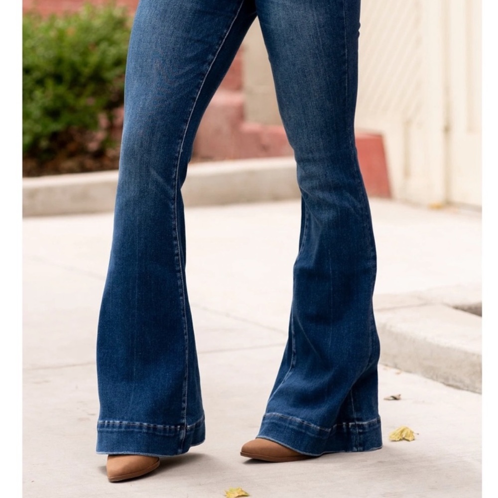 Vervet flare jeans size 25